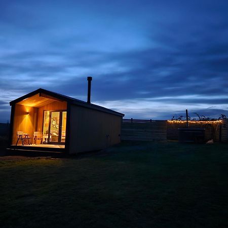 מלון קארפילי Under The Oak Glamping מראה חיצוני תמונה